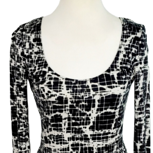 Urban Outfitters Silence + Noise Bandage Open Back Dress size M - Picture 3 of 6